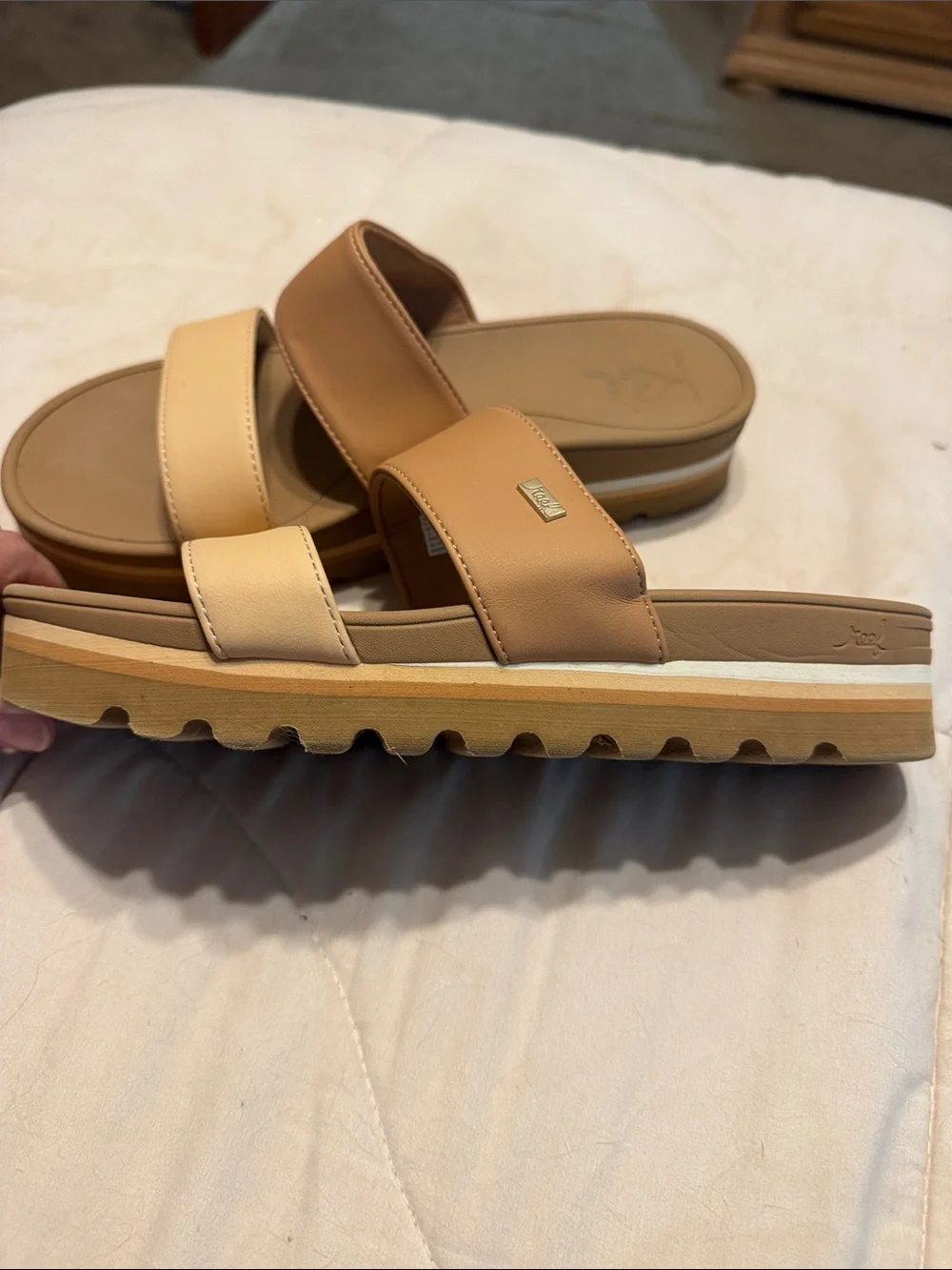 Reef cushion Vista Hi Sandals in Tan and Cream